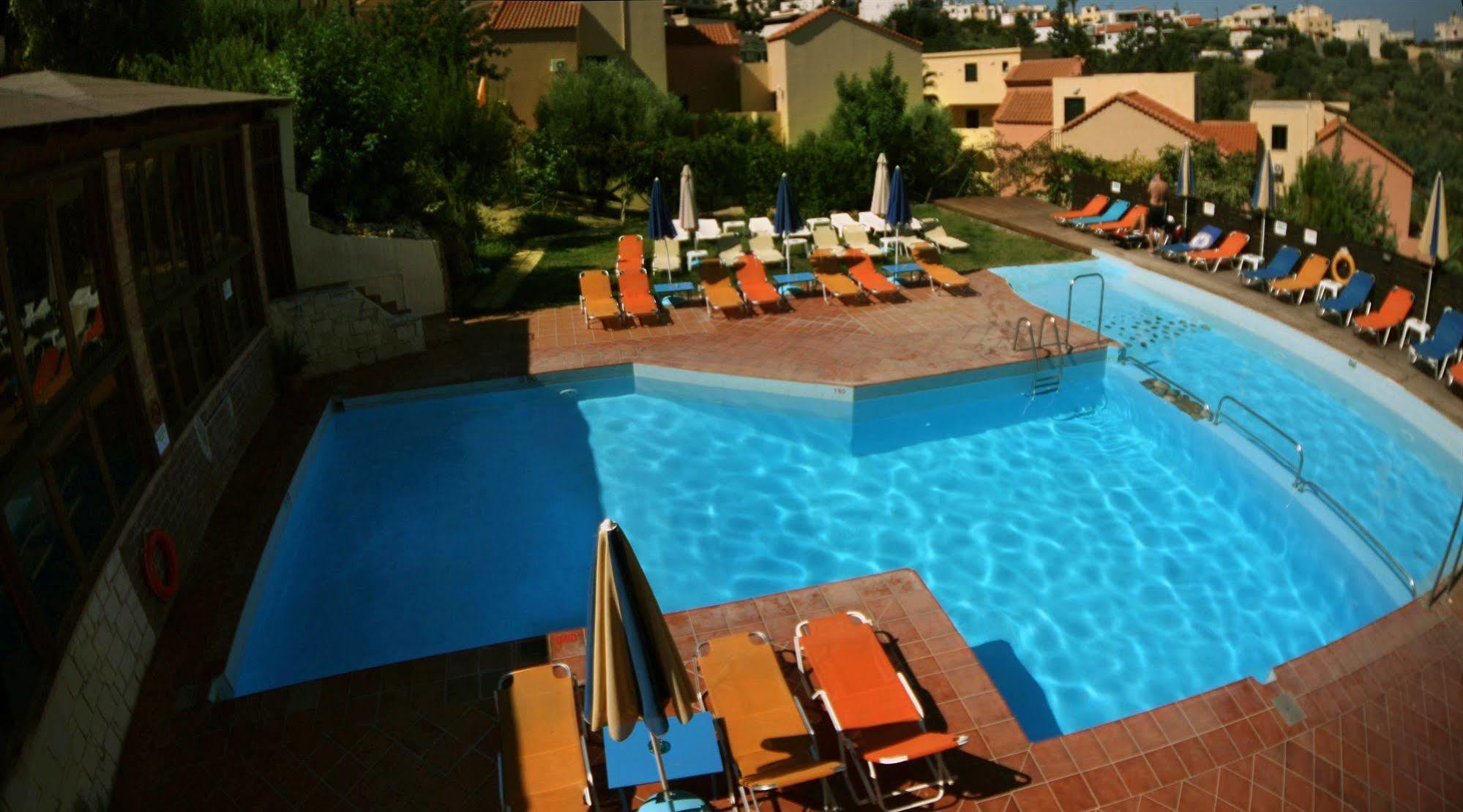 Dream Village Hersonissos  Exterior foto